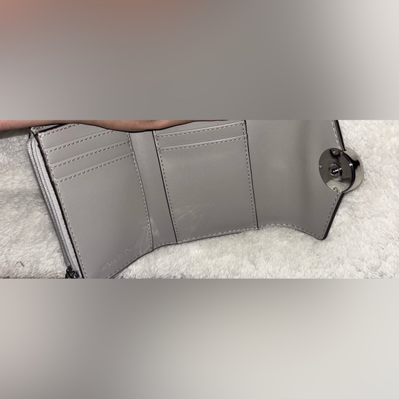 BNWT - Michael Kors Metallic Crocodile Embossed Tri-Fold Envelope Wallet - Picture 7 of 12